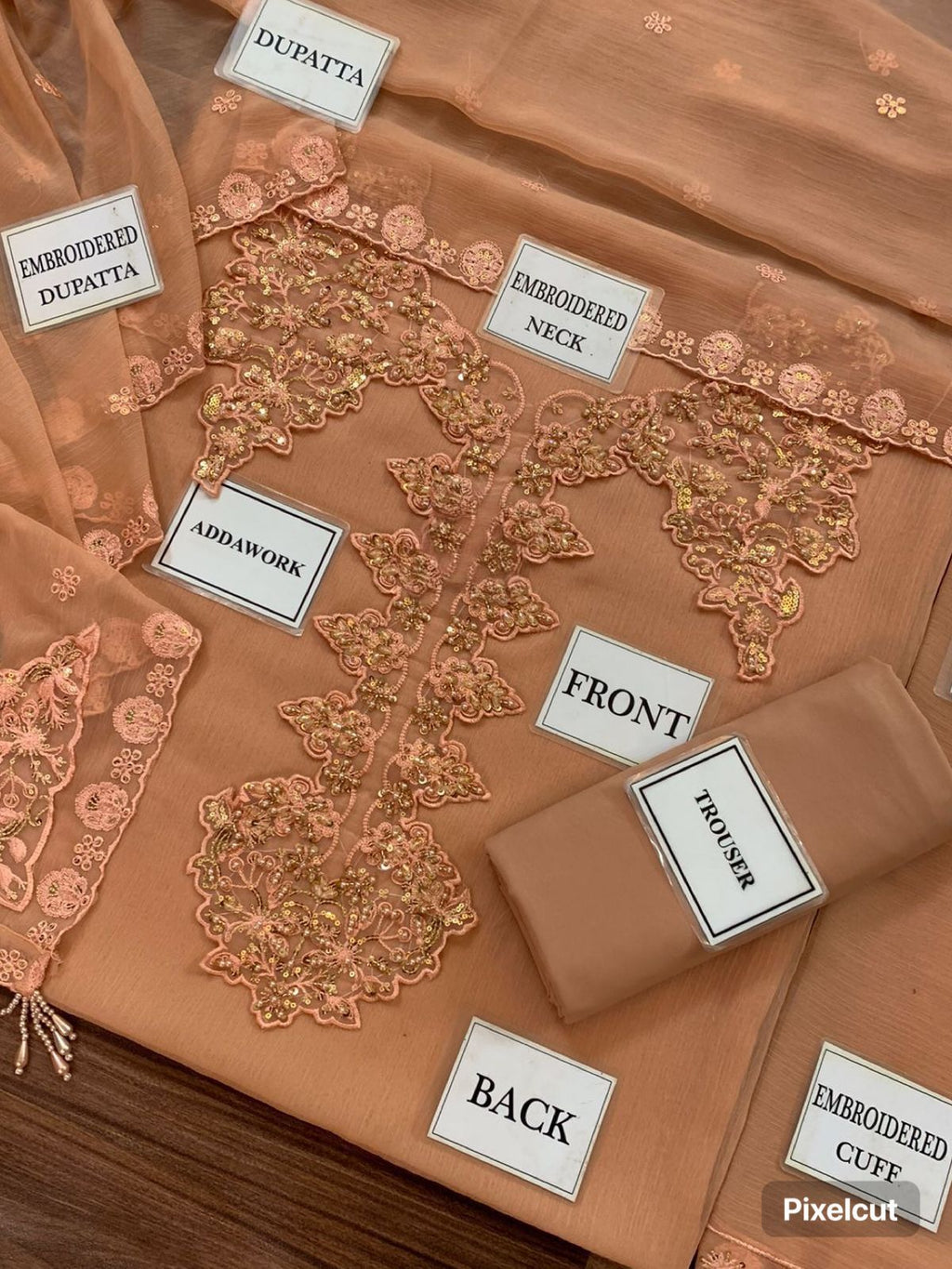 IZNIK – Luxury Chiffon Festive Collection 2025